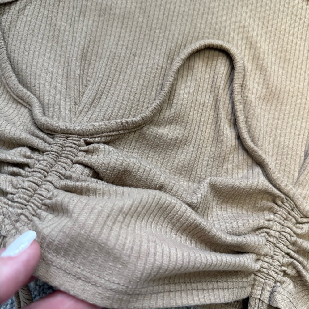Tan Ribbed Ruched Crop Tank Top - Picture 3 of 4